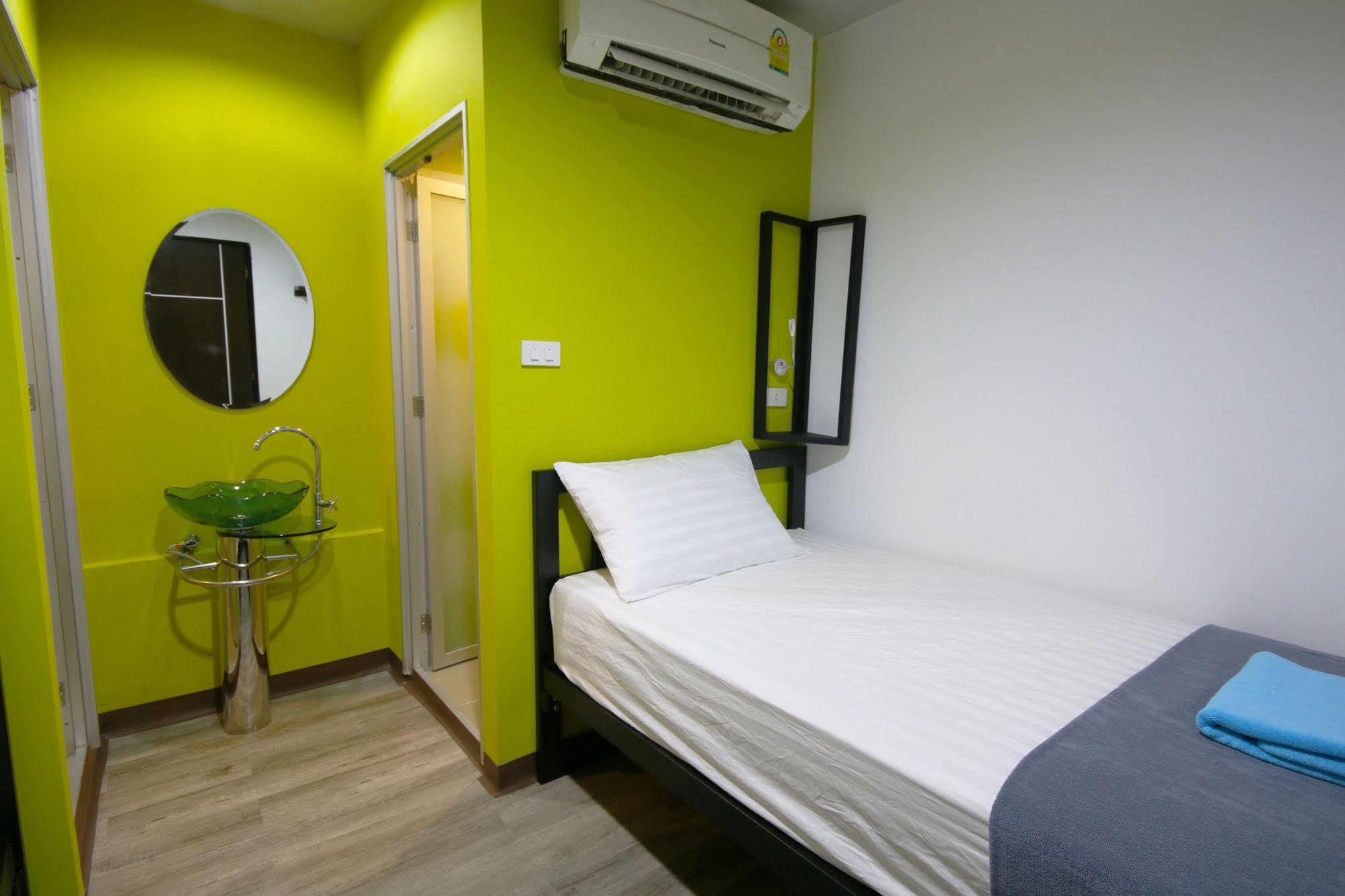 The Pillow Hostel Khaosan Bangkok Esterno foto